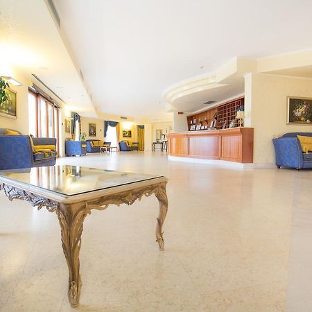 Royals Gate Hotel Rodi Garganico Exterior photo