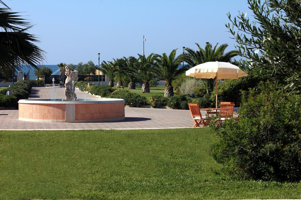 Royals Gate Hotel Rodi Garganico Exterior photo