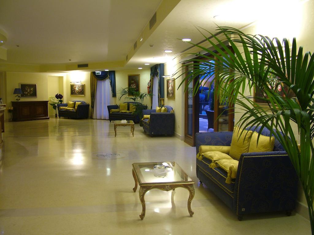 Royals Gate Hotel Rodi Garganico Exterior photo